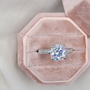 Timeless Round Brilliant-Cut Diamond Engagement Ring